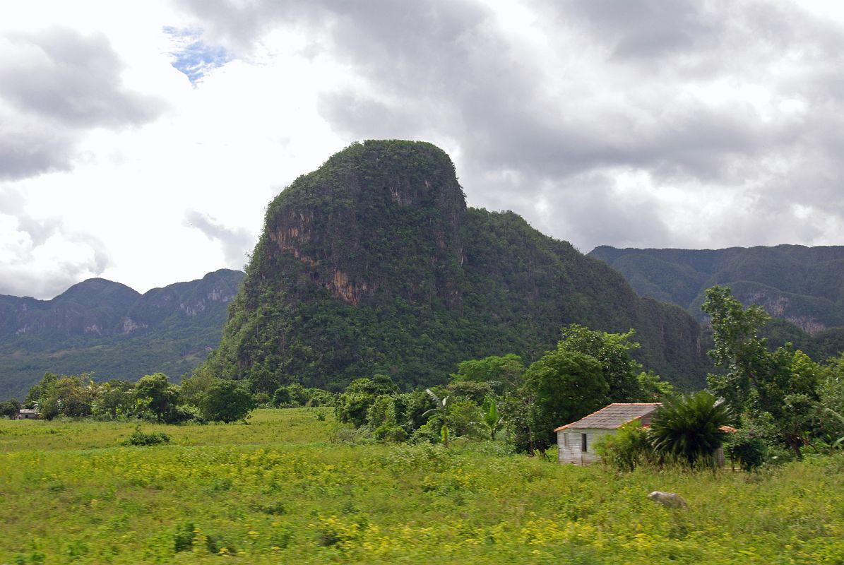 23 Cuba - Vinales Valley - Mogote Close Up